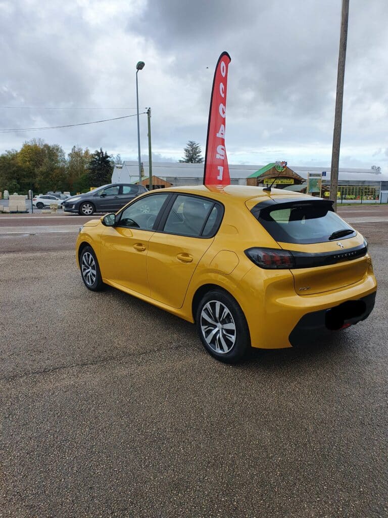 A vendre Peugeot 208 Active Pure Tech (1)